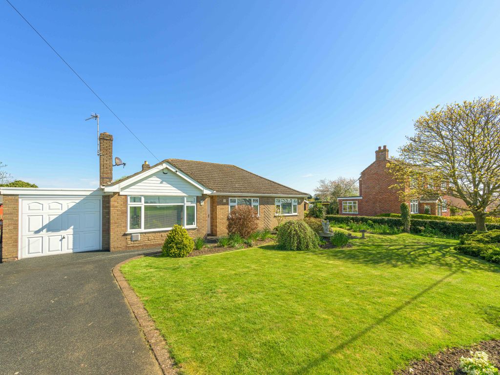 3 bed bungalow for sale in New York Road, Dogdyke LN4, £280,000