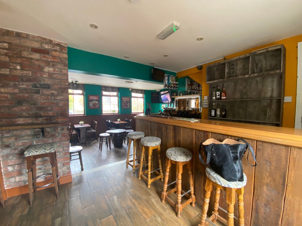 Leisure/hospitality for sale in The Fox Inn, 127 High Street, Wem, Shrewsbury SY4, £320,000