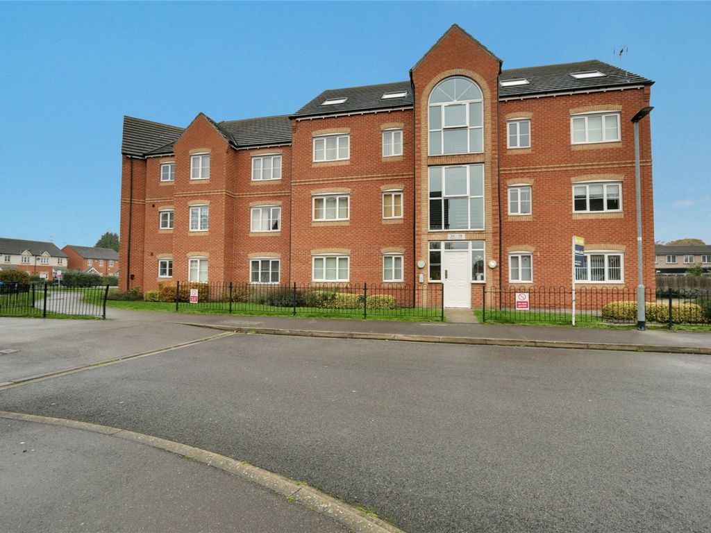2 bed flat for sale in Redhill Park, Hull HU6, £80,000