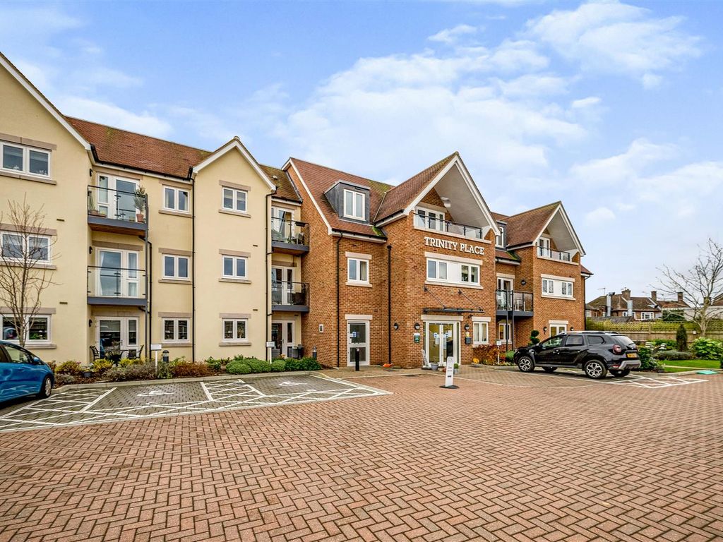 1 bed flat for sale in Trinity Place, Beaumont Way, Hazlemere, High Wycombe HP15, £285,000