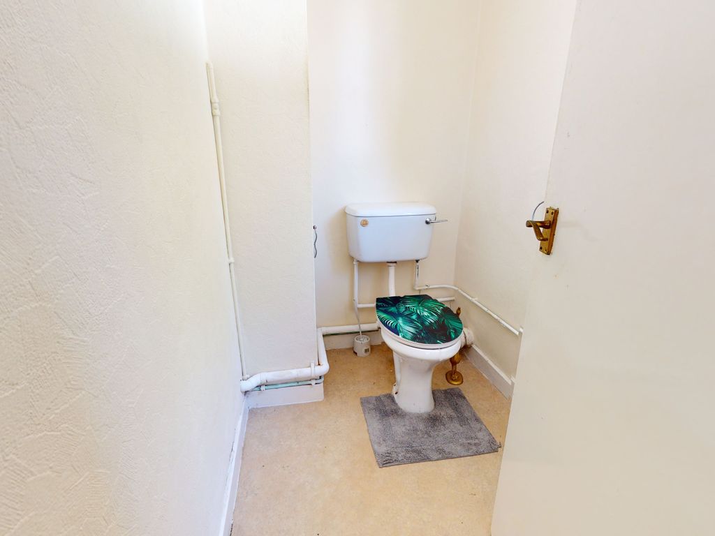 3 bed flat for sale in Oak House, Hollybush Estate, Whitchurch, Cardiff CF14, £180,000