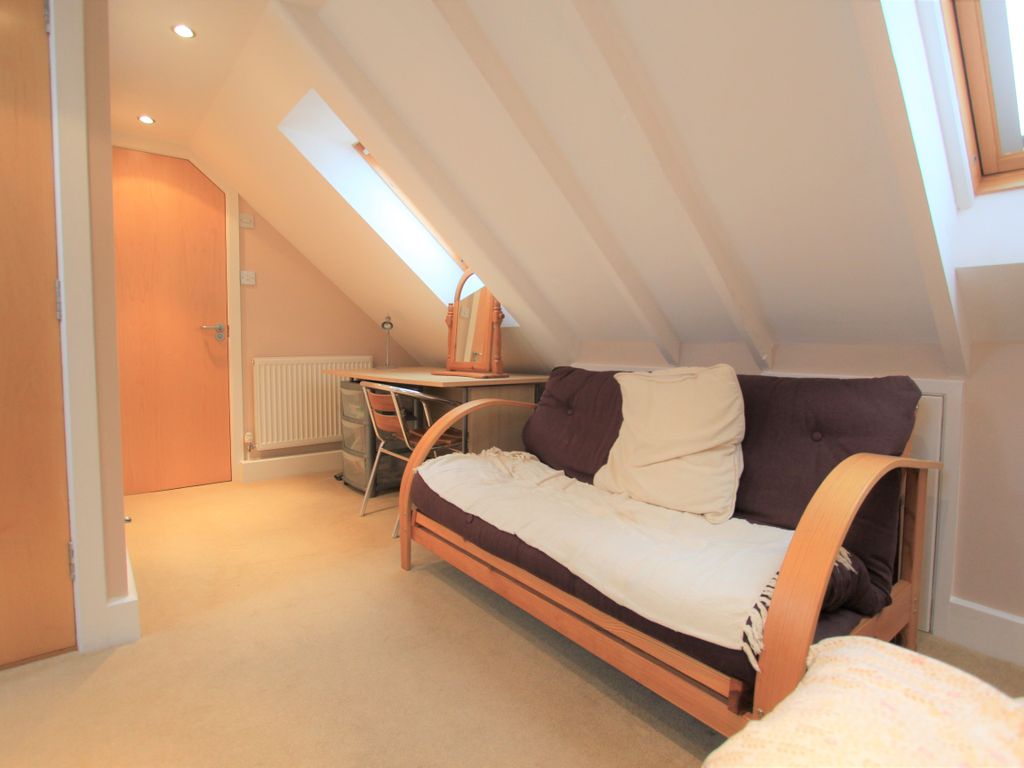 3 bed flat for sale in Holme Road, Matlock DE4, £249,500