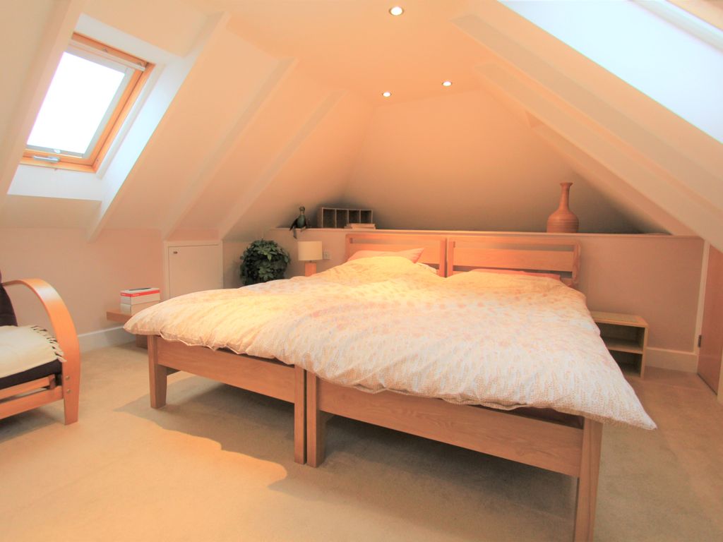 3 bed flat for sale in Holme Road, Matlock DE4, £249,500
