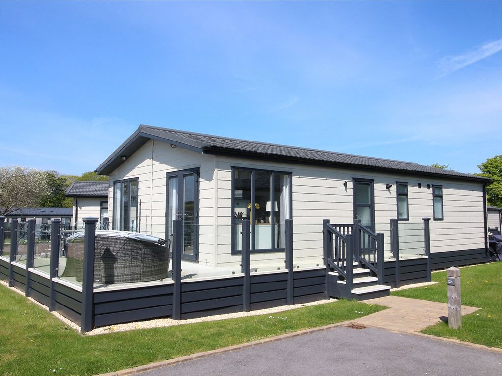 3 bed mobile/park home for sale in Highcliffe Meadow, Naish, Barton On Sea, Hampshire BH25, £169,500