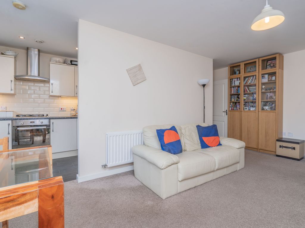 2 bed flat for sale in Dunlin House, Fenny Stratford, Milton Keynes MK2, £200,000
