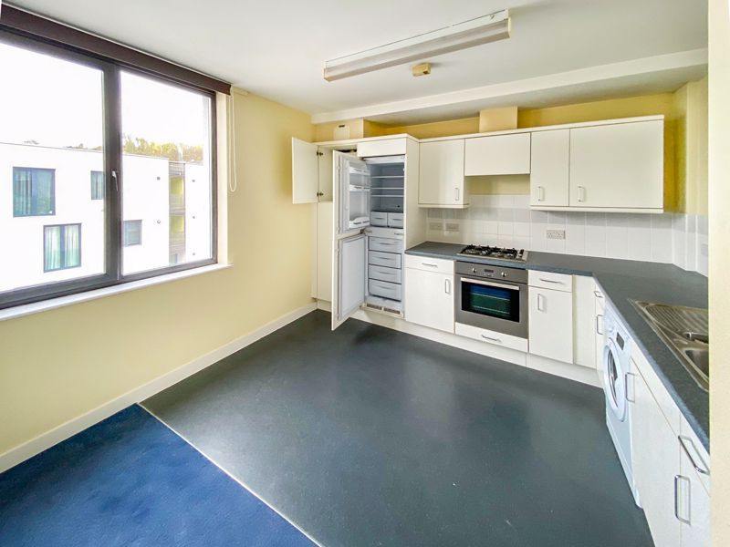 1 bed flat for sale in Godstone Road, Whyteleafe CR3, £210,000