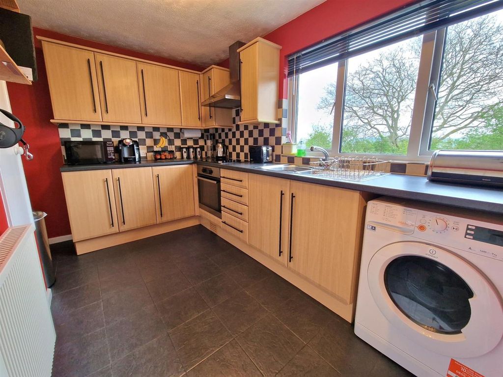 2 bed maisonette for sale in Bartholomew Close, Ashleworth, Gloucester GL19, £195,000