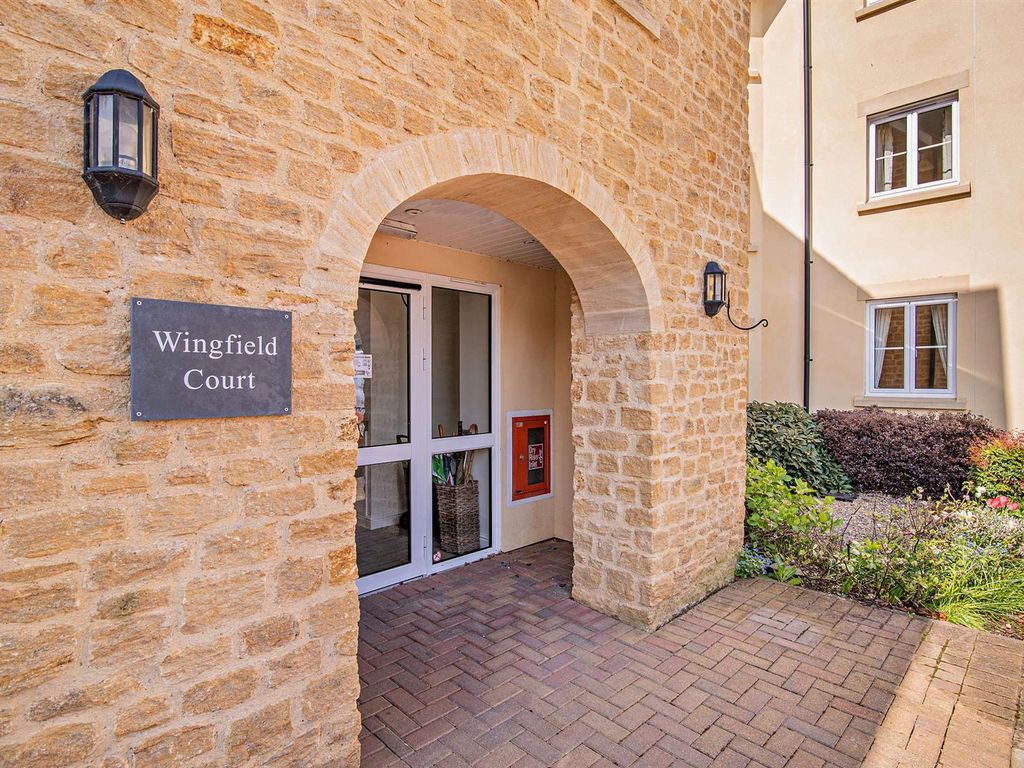 1 bed flat for sale in Lenthay Road, Sherborne DT9, £130,000