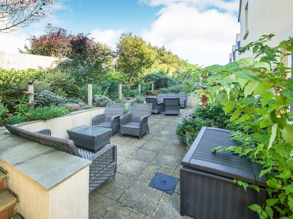 1 bed flat for sale in Lenthay Road, Sherborne DT9, £130,000