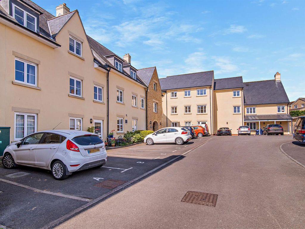 1 bed flat for sale in Lenthay Road, Sherborne DT9, £130,000