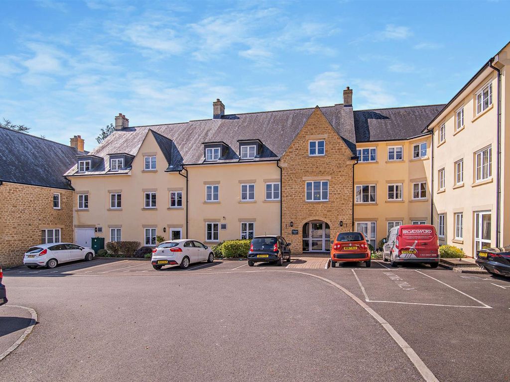 1 bed flat for sale in Lenthay Road, Sherborne DT9, £130,000