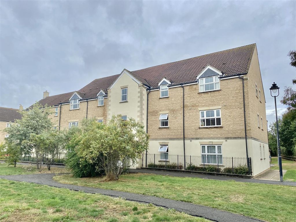 1 bed flat for sale in Kingfisher Court, Calne SN11, £126,950
