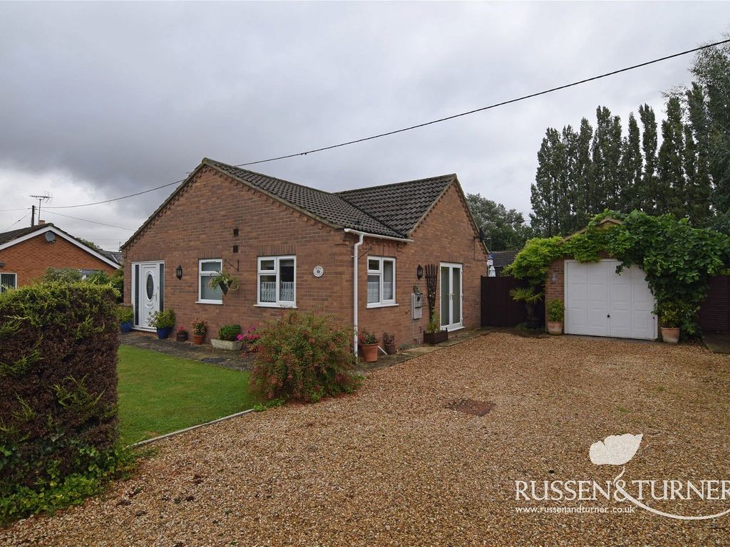 3 bed bungalow for sale in Willow Drive, Tilney All Saints, King's Lynn PE34, £312,500