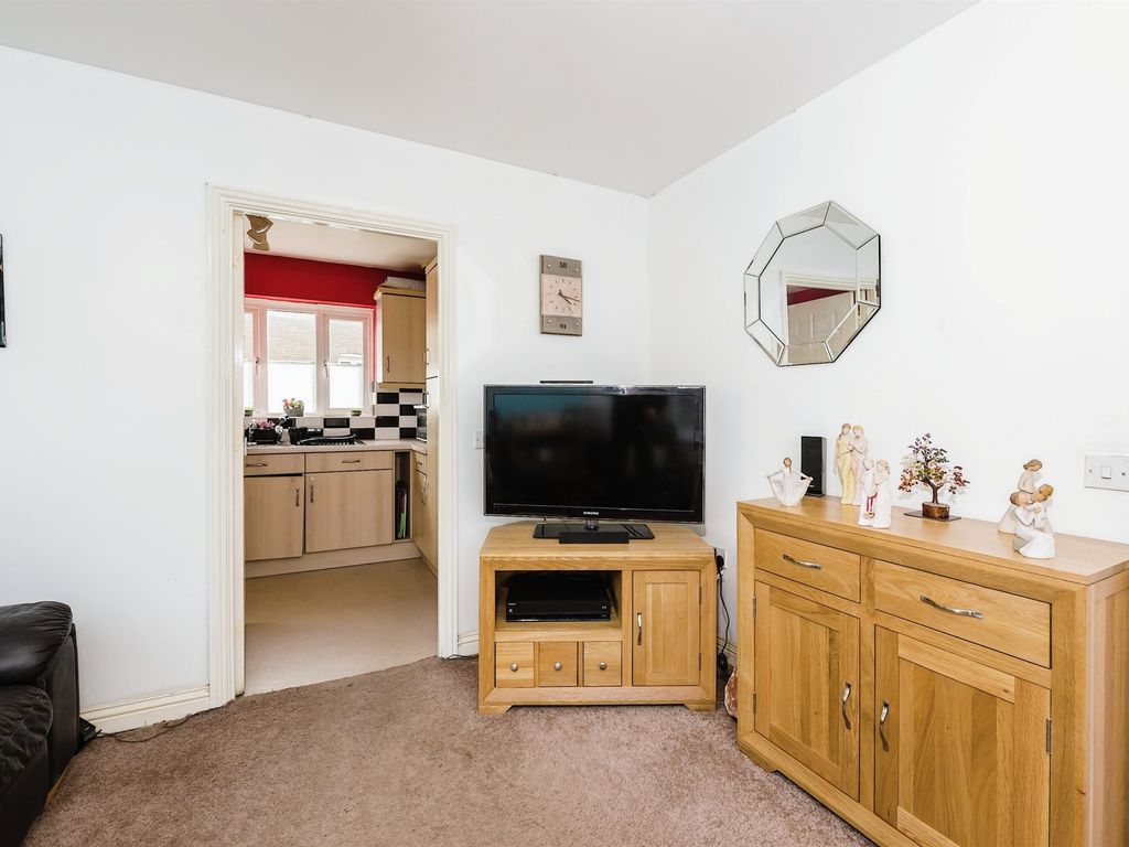 2 bed property for sale in The Poplars, Huntingdon PE29, £80,000