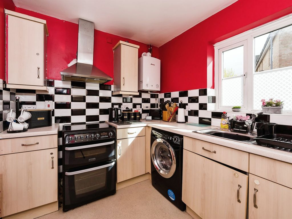 2 bed property for sale in The Poplars, Huntingdon PE29, £80,000