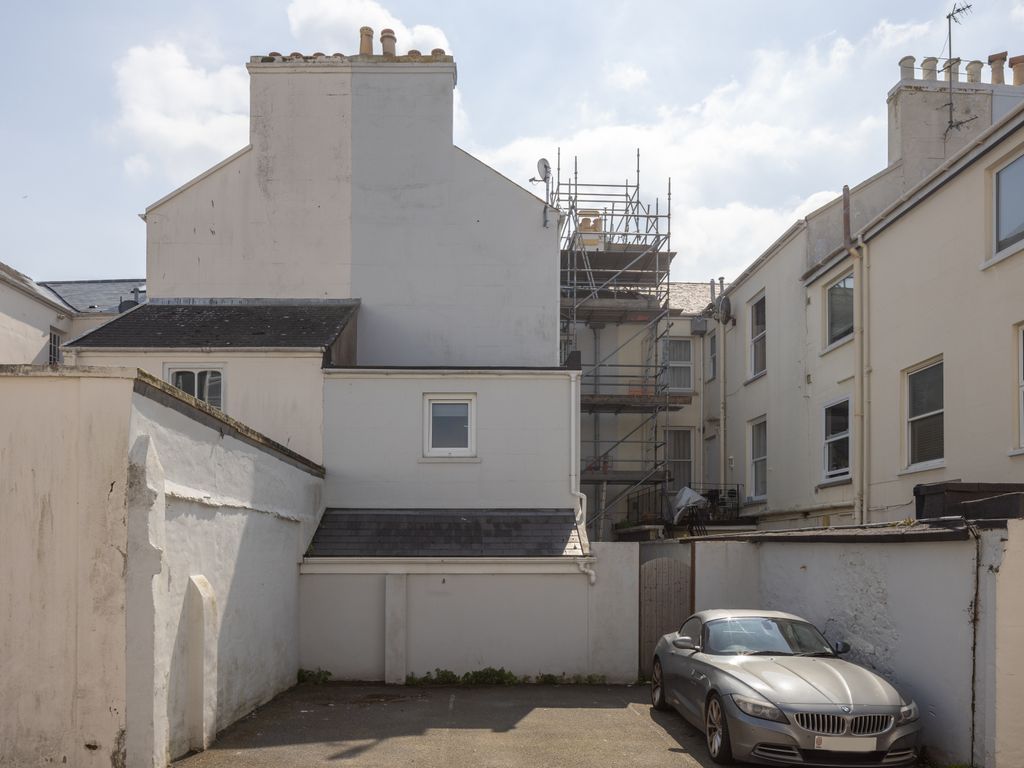 1 bed flat for sale in Don Road, St. Helier, Jersey JE2, £299,000