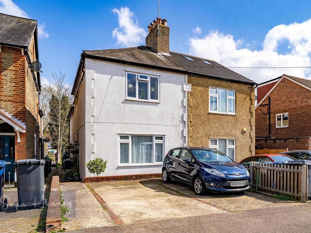 1 bed maisonette for sale in Victoria Road, New Barnet, Barnet EN4, £335,000