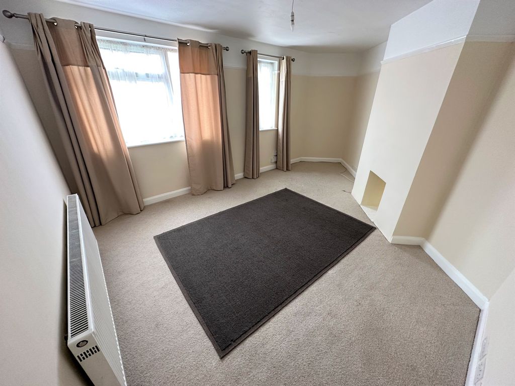 2 bed flat for sale in Alexandra Avenue, Harrow HA2, £285,000