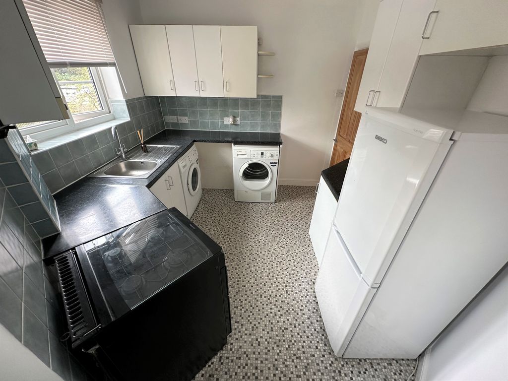 2 bed flat for sale in Alexandra Avenue, Harrow HA2, £285,000