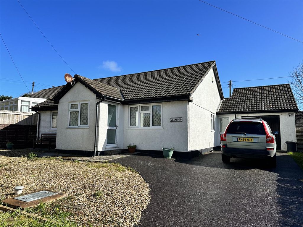 3 bed detached bungalow for sale in North Hill, Blackwater, Truro TR4, £325,000