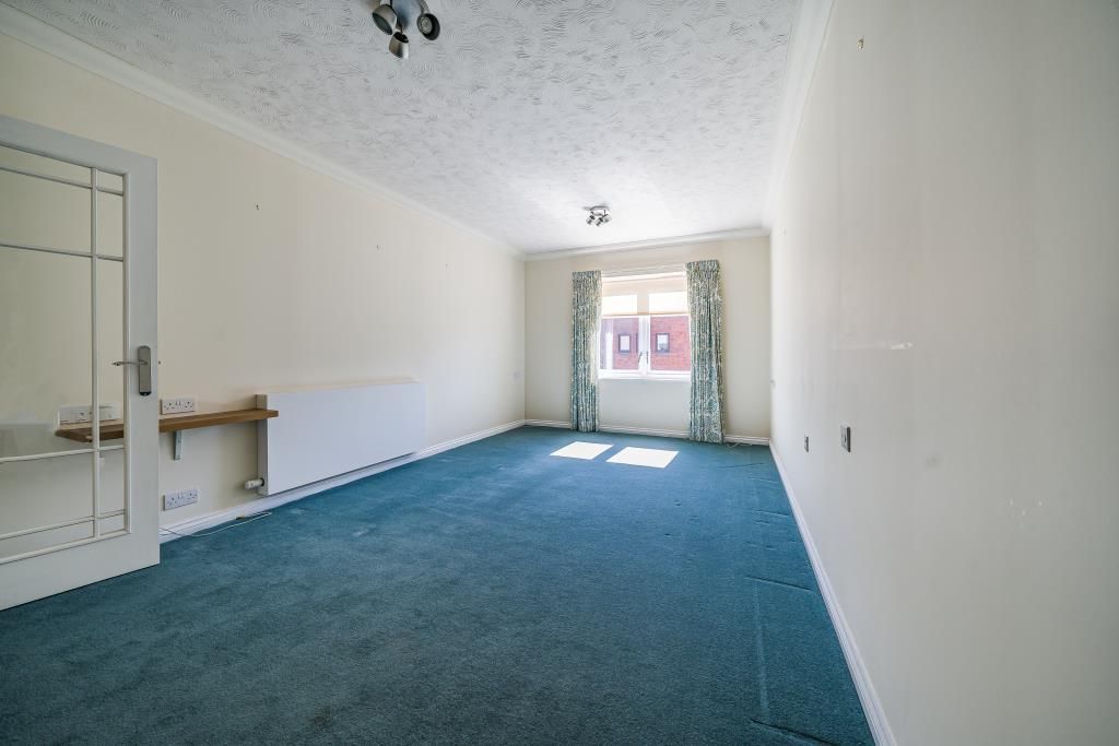 1 bed flat for sale in Newbury, Berkshire RG14, £180,000