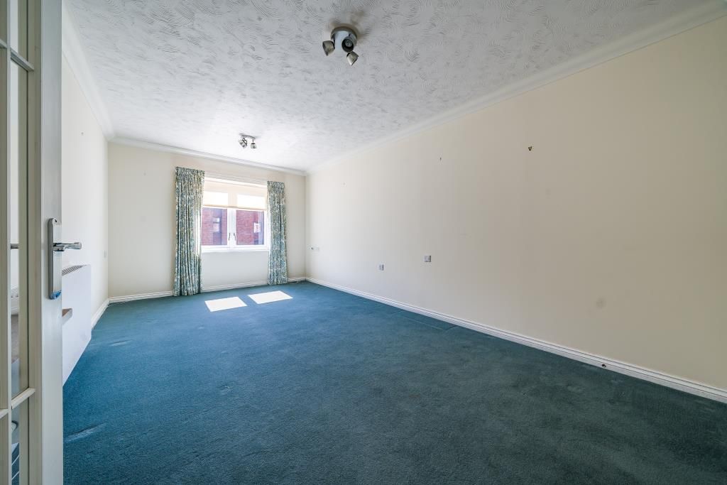 1 bed flat for sale in Newbury, Berkshire RG14, £180,000