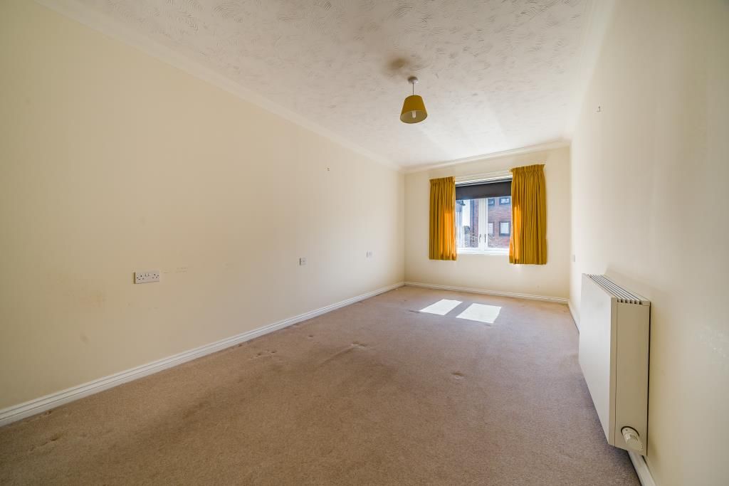 1 bed flat for sale in Newbury, Berkshire RG14, £180,000