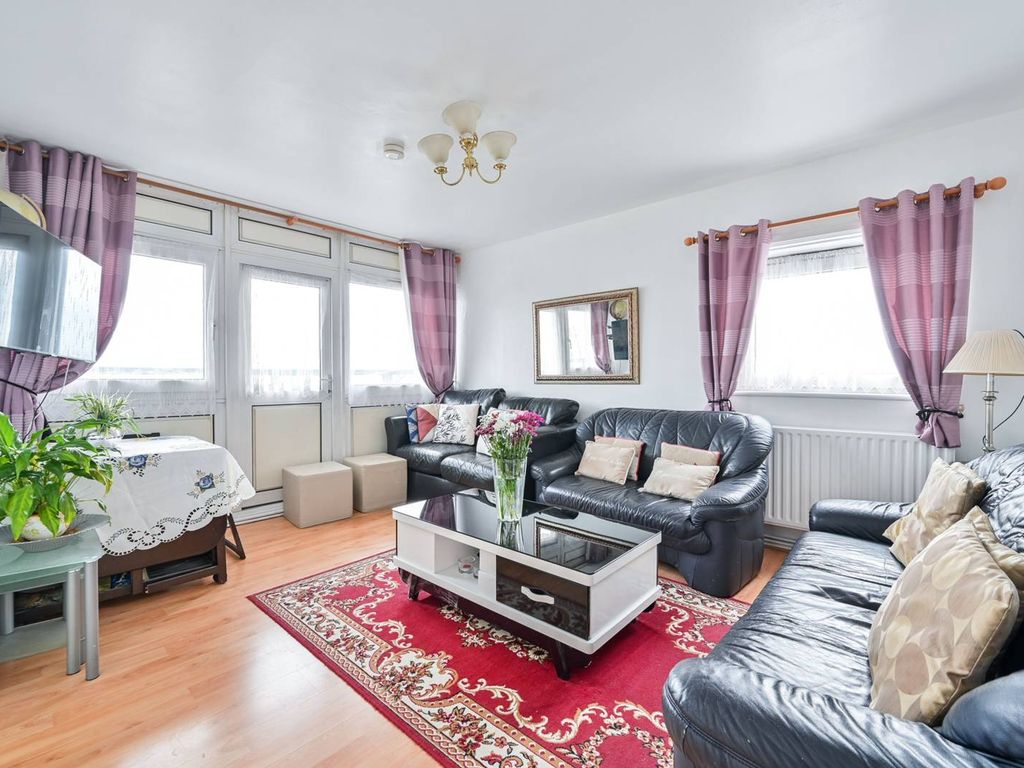 1 bed flat for sale in Yarnfield Square, Peckham, London SE15, £250,000