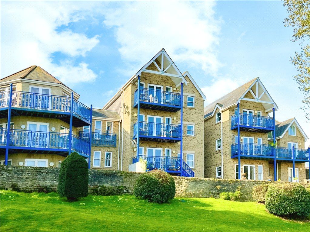 2 bed flat for sale in Appley Rise, Ryde, Isle Of Wight PO33, £325,000