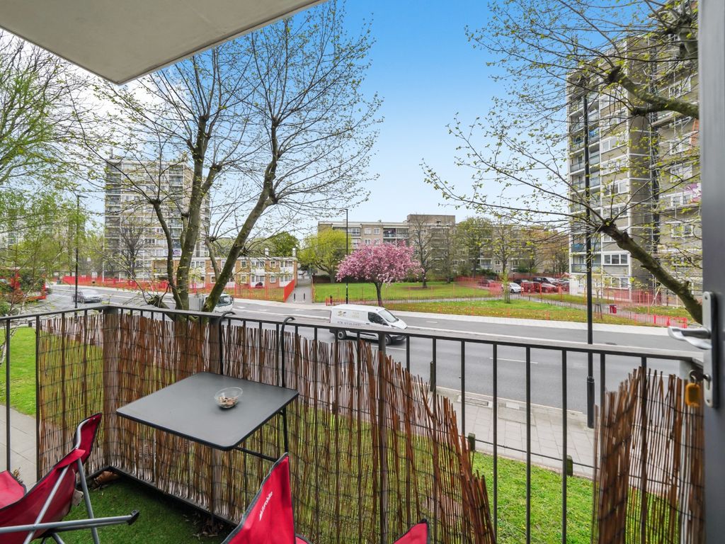 1 bed flat for sale in The Drakes, 390 Evelyn Street, London, Greater London SE8, £290,000