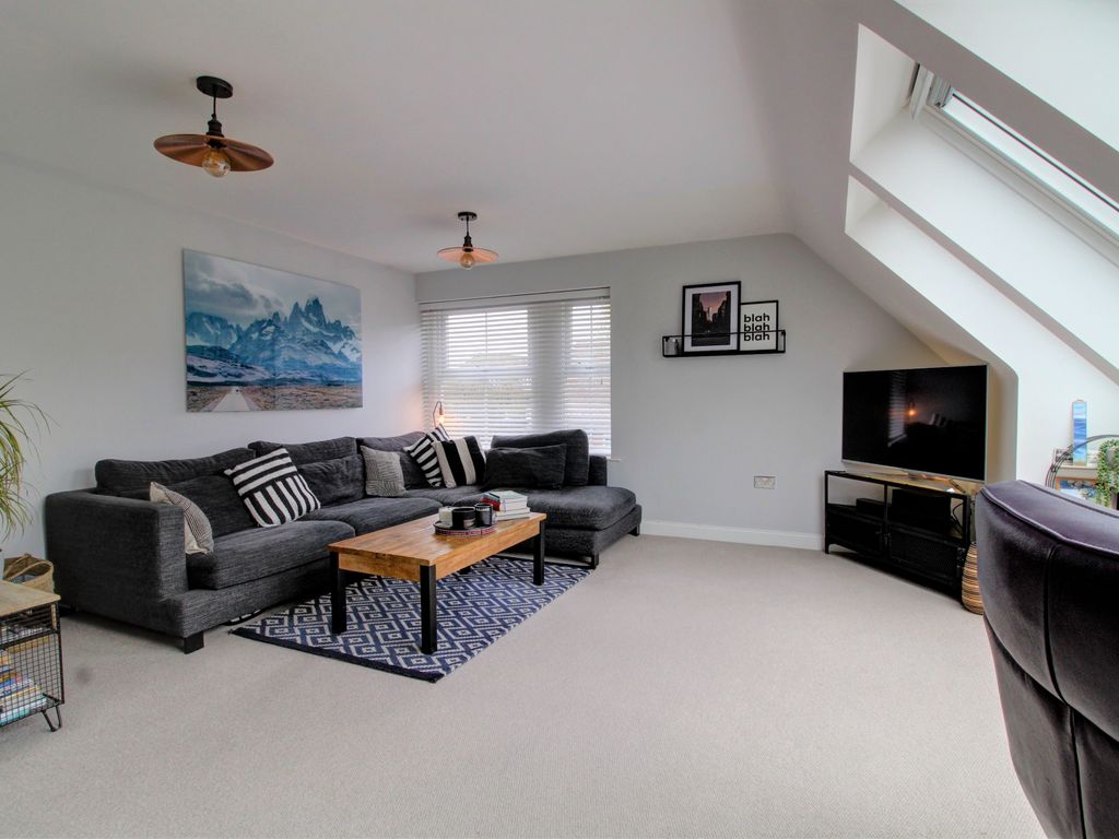 1 bed flat for sale in Goodearl Place, Princes Risborough HP27, £300,000