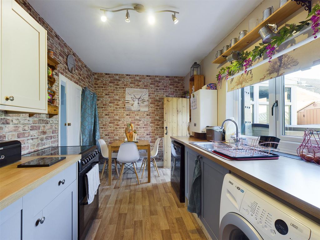 2 bed terraced house for sale in Bridlington Road, Burton Fleming, Driffield YO25, £139,000