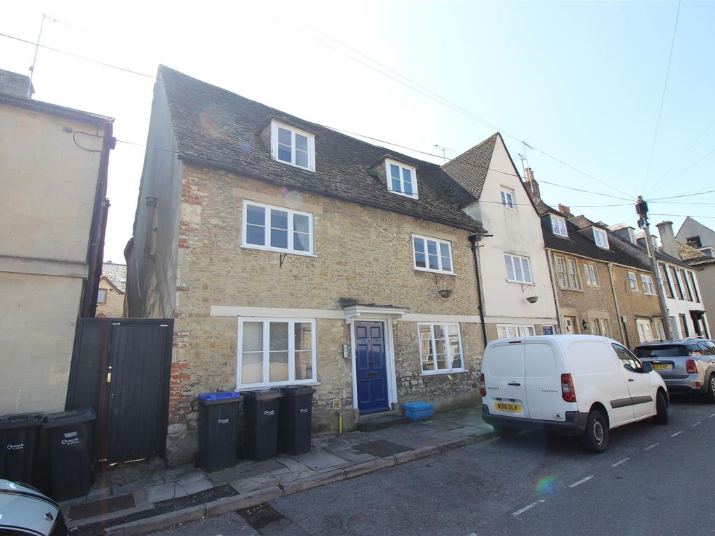 2 bed flat for sale in Betchamen House, St. Mary Street, Chippenham SN15, £150,000