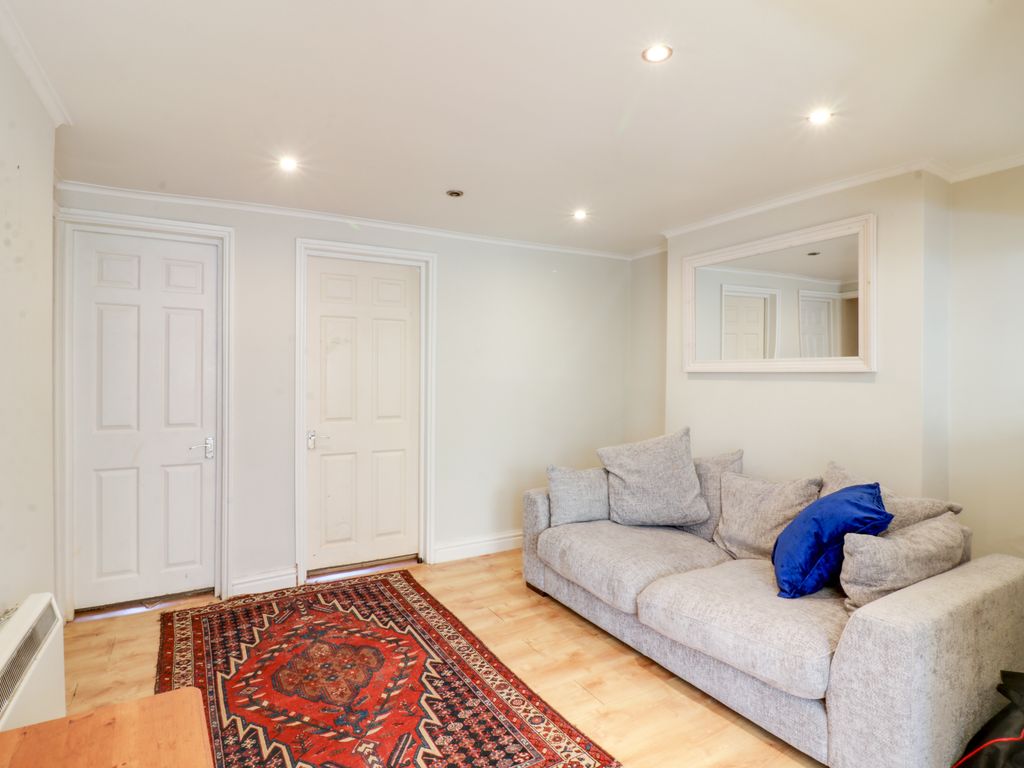 2 bed flat for sale in Summerlays Place, Bath BA2, £240,000