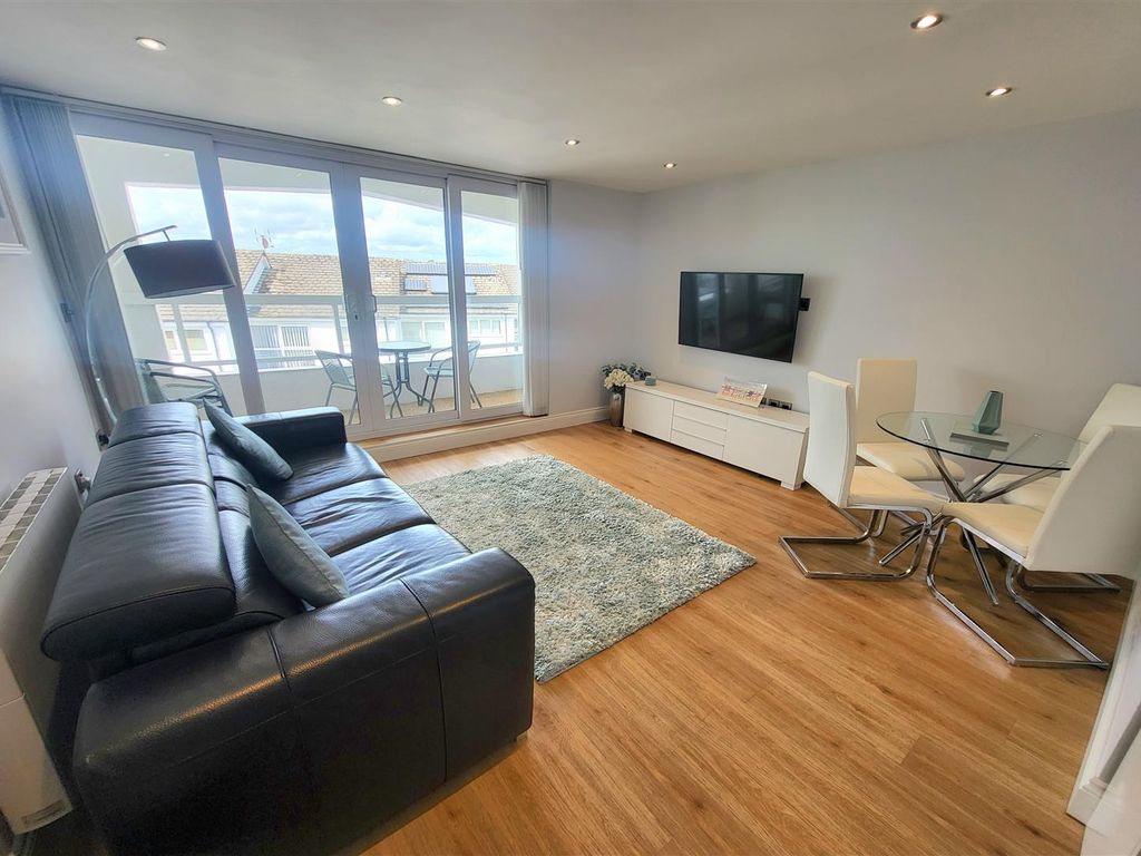 1 bed flat for sale in Captains Walk, Saundersfoot SA69, £189,950