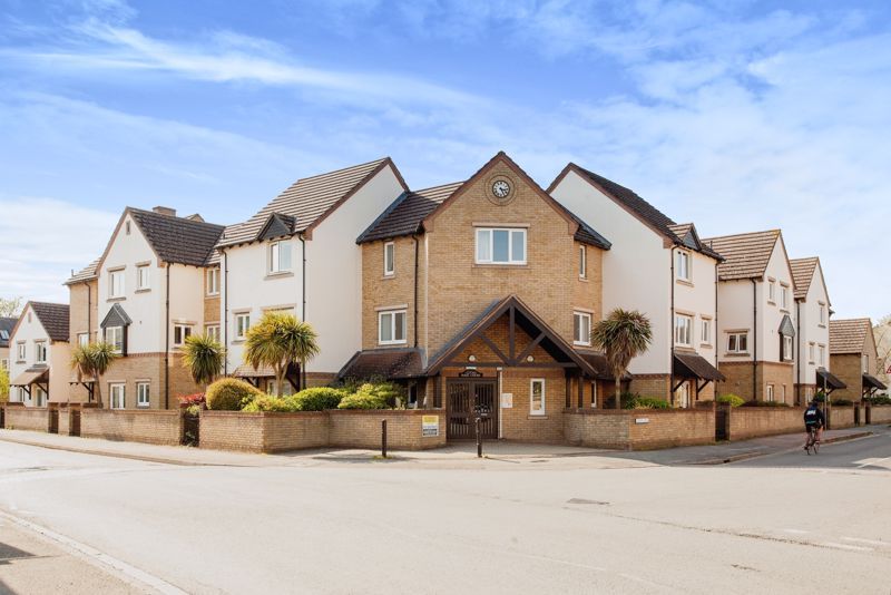1 bed flat for sale in Haig Court, Cambridge CB4, £130,000