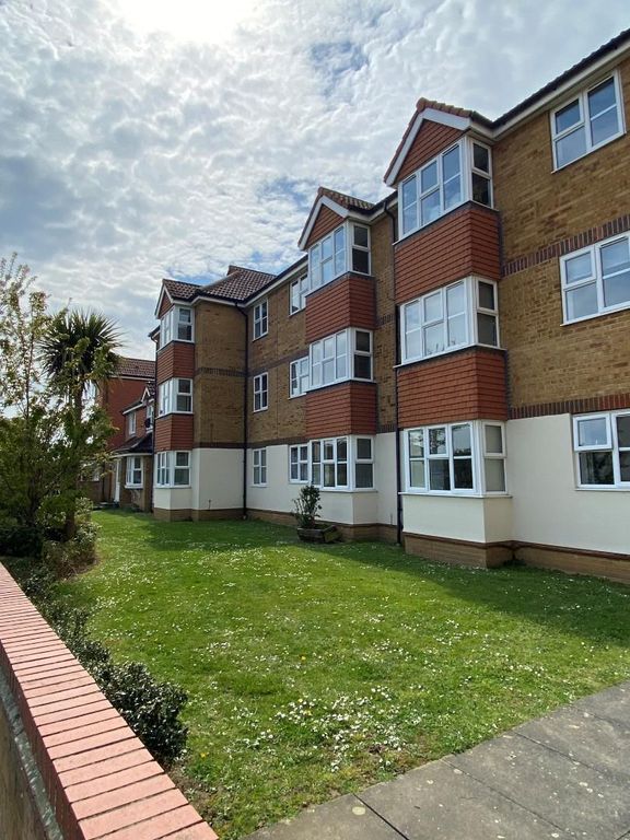 2 bed flat for sale in Falmouth Close, Eastbourne BN23, £189,950