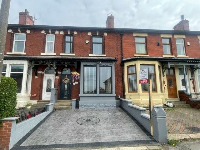 3 bed terraced house for sale in Sunnybank Road, Blackburn BB2, £155,000