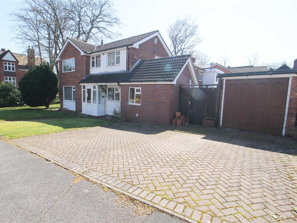 3 bed detached house for sale in Highgate Close, Walsall WS1, £310,000