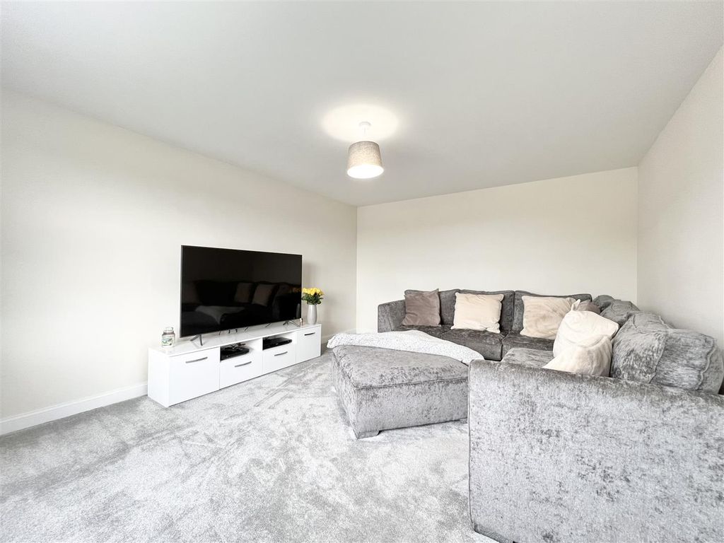 4 bed detached house for sale in Lambourne Crescent, Coatbridge, Coatbridge ML5, £329,999