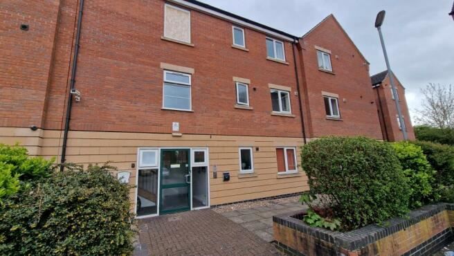 2 bed flat for sale in The Hedgerows, Sleaford NG34, £55,000