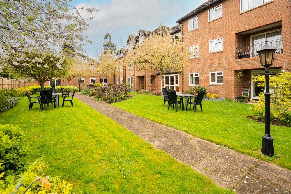 1 bed flat for sale in Trinity Court, Wethered Road, Marlow SL7, £189,950