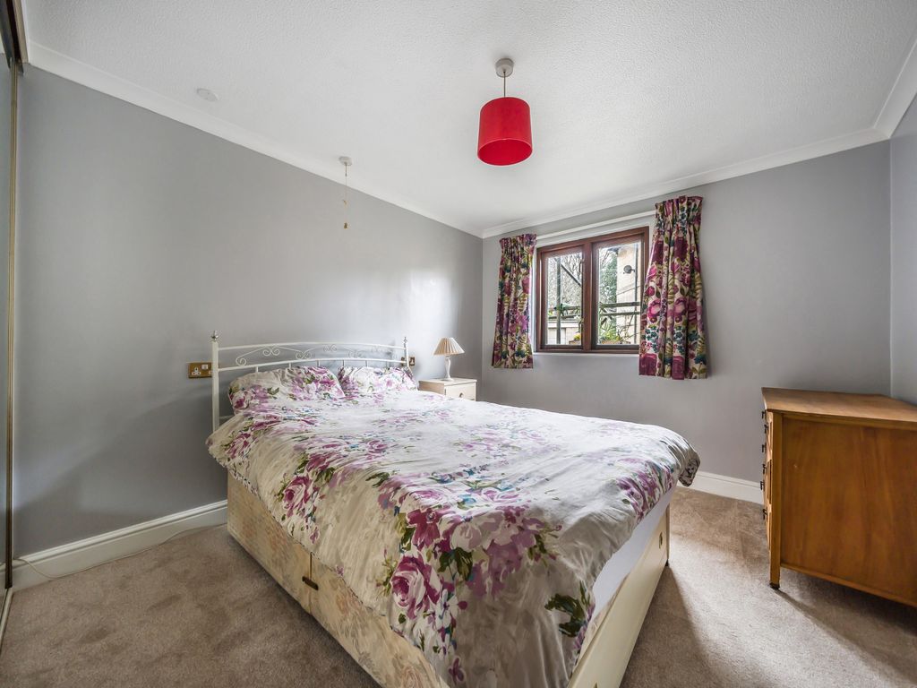 2 bed flat for sale in Minerva Court, Bathwick, Bath, Somerset BA2, £225,000