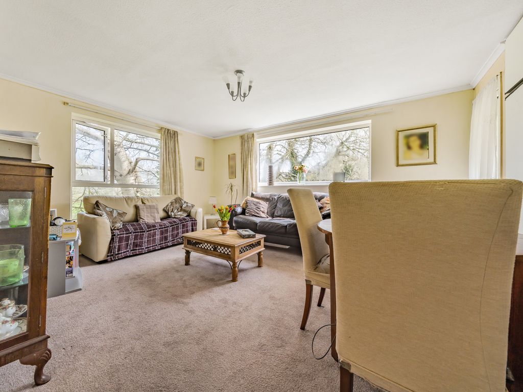 2 bed flat for sale in Grosvenor Bridge Road, Bath, Somerset BA1, £235,000
