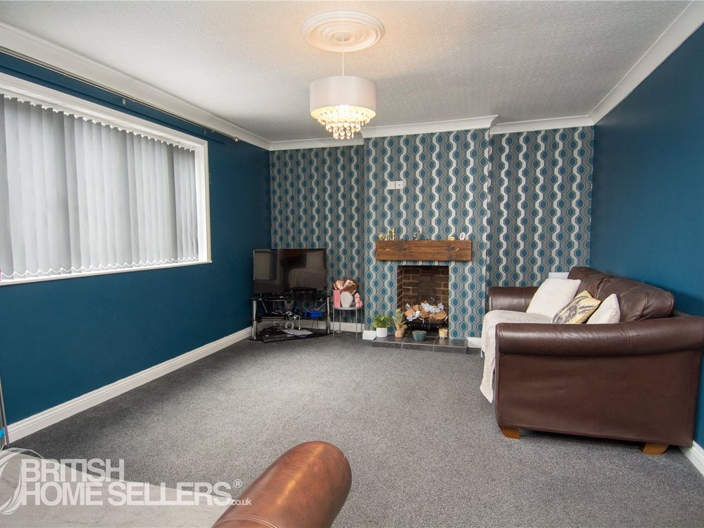 1 bed flat for sale in Maesdu Road, Llandudno, Conwy LL30, £110,000