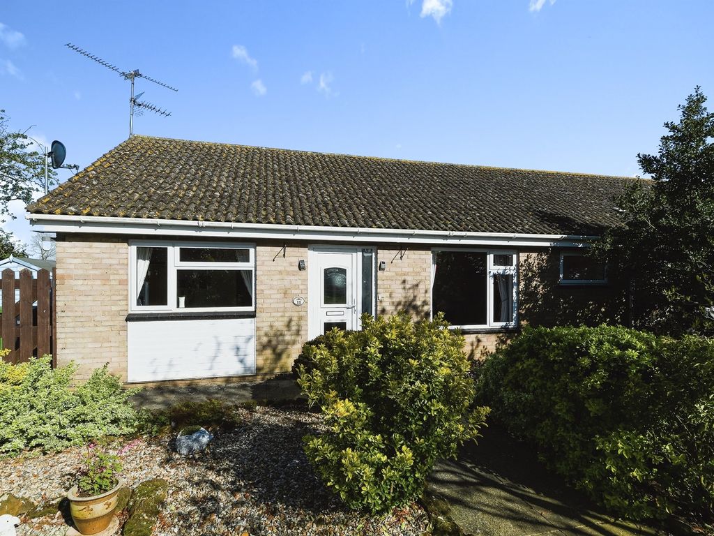 2 bed semi-detached bungalow for sale in The Close, Docking, King