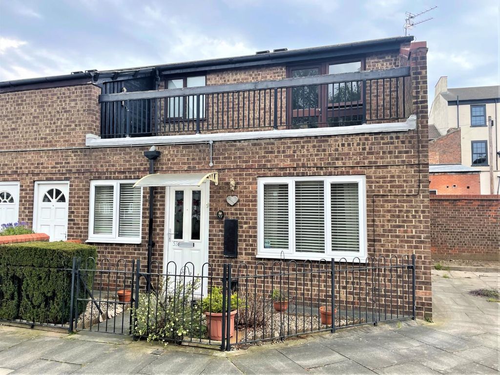 1 bed flat for sale in Carlton Close, Stockton-On-Tees TS18, £49,950