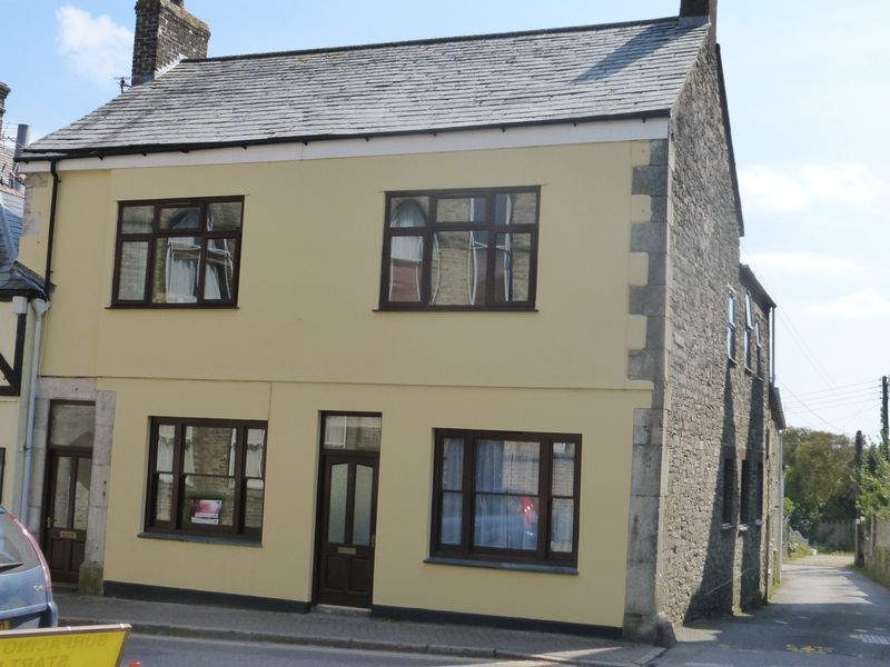 2 bed flat for sale in Lower East Street, St. Columb TR9, £125,000