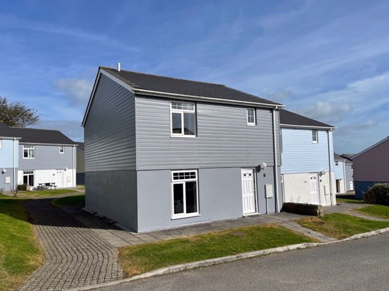 4 bed semi-detached house for sale in Newquay TR8, £150,000