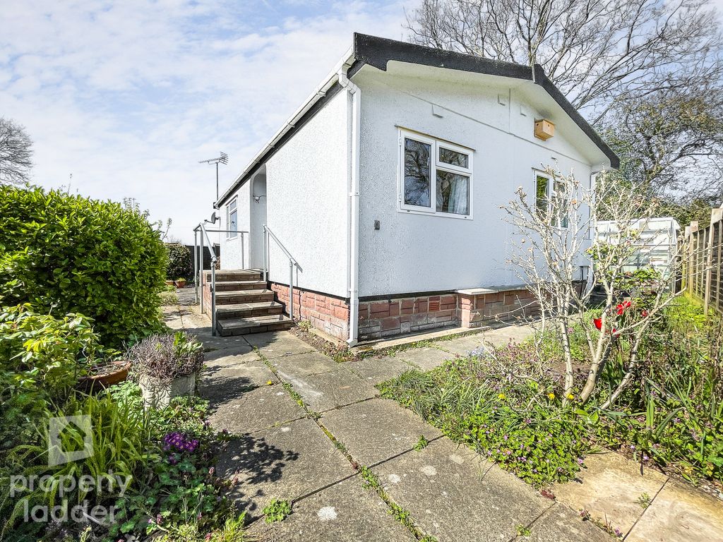 2 bed mobile/park home for sale in Newton Park Homes, Newton St. Faith, Norwich NR10, £90,000